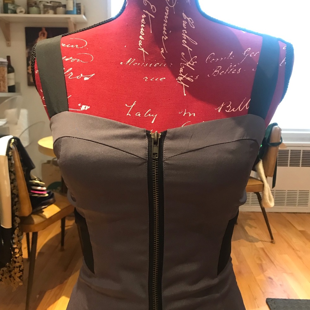Lush sweetheart zip front dress - Picture 2 of 3